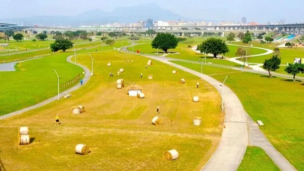 鴨鴨公園重磅打造的「歡樂小鴨村」