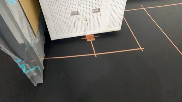 機廠工區--行政大樓機房（導電銅箔安裝）