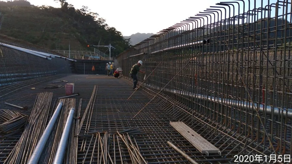 (機廠-新安泰路A1-1~P1-1底腹版鋼筋綁紮及預力套管安裝，