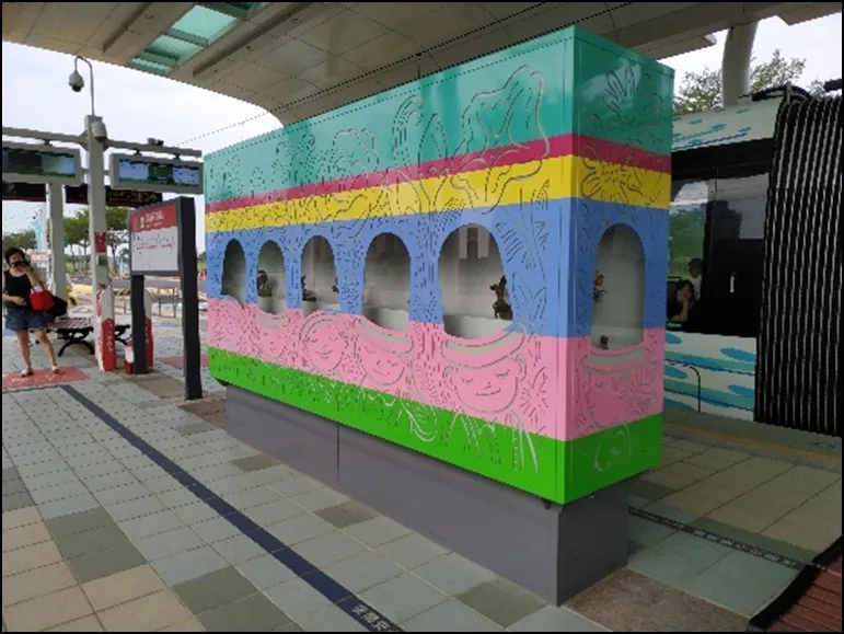 (微型作品展示櫃。因為是構想模型，各位有發現幾個與現場實體模型不一樣嗎？)