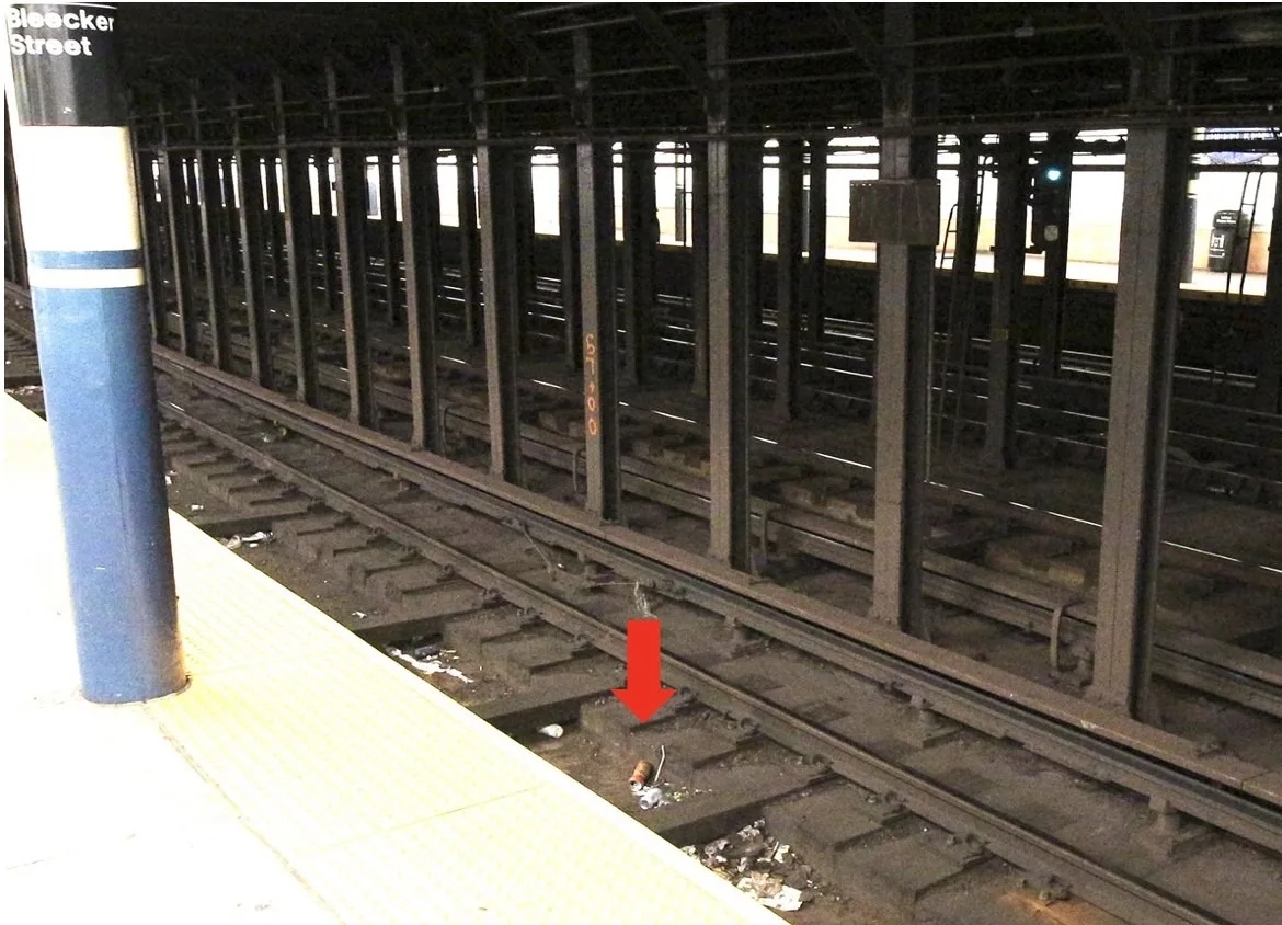 Bleecker St. station (布利克街車站)