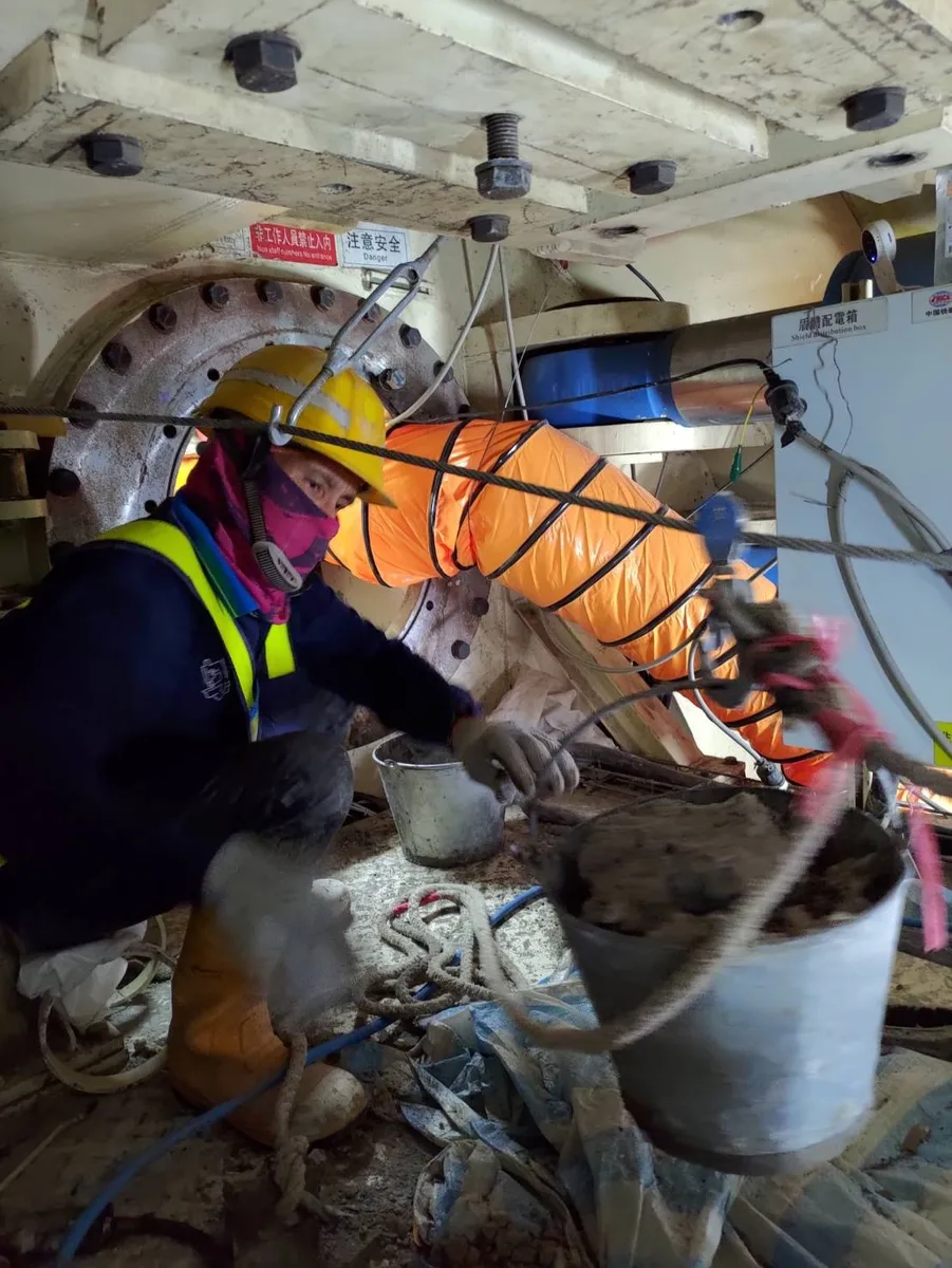 CQ850潛盾機盾頭開倉出土作業