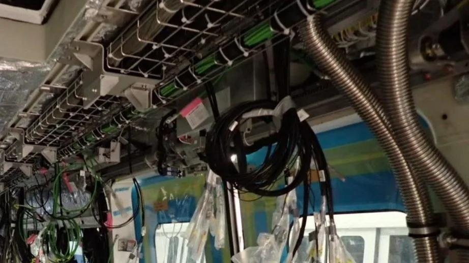 系統及內部安裝(列車內外設備安裝、配管配線及內裝工程)
