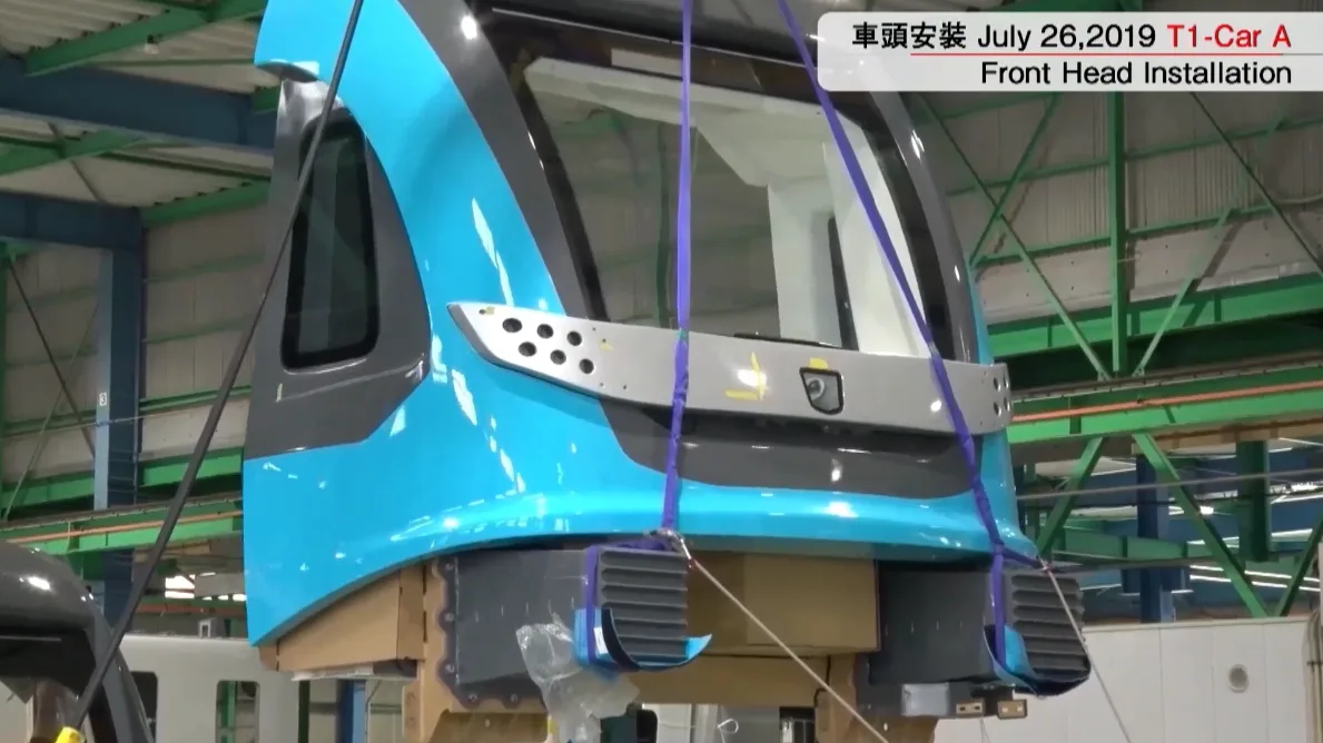 車頭組立(駕駛艙模組與車體結構組合與密封)