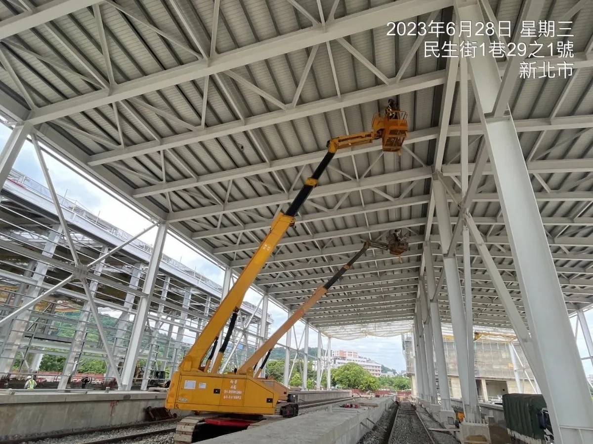 ▲圖二：高空作業車履帶式意圖