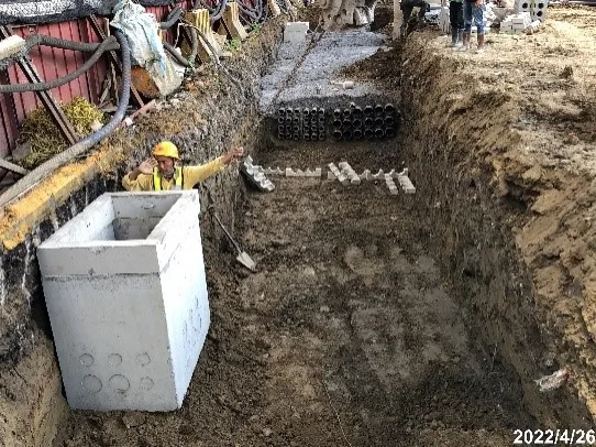 開挖及吊料（人孔基座）
