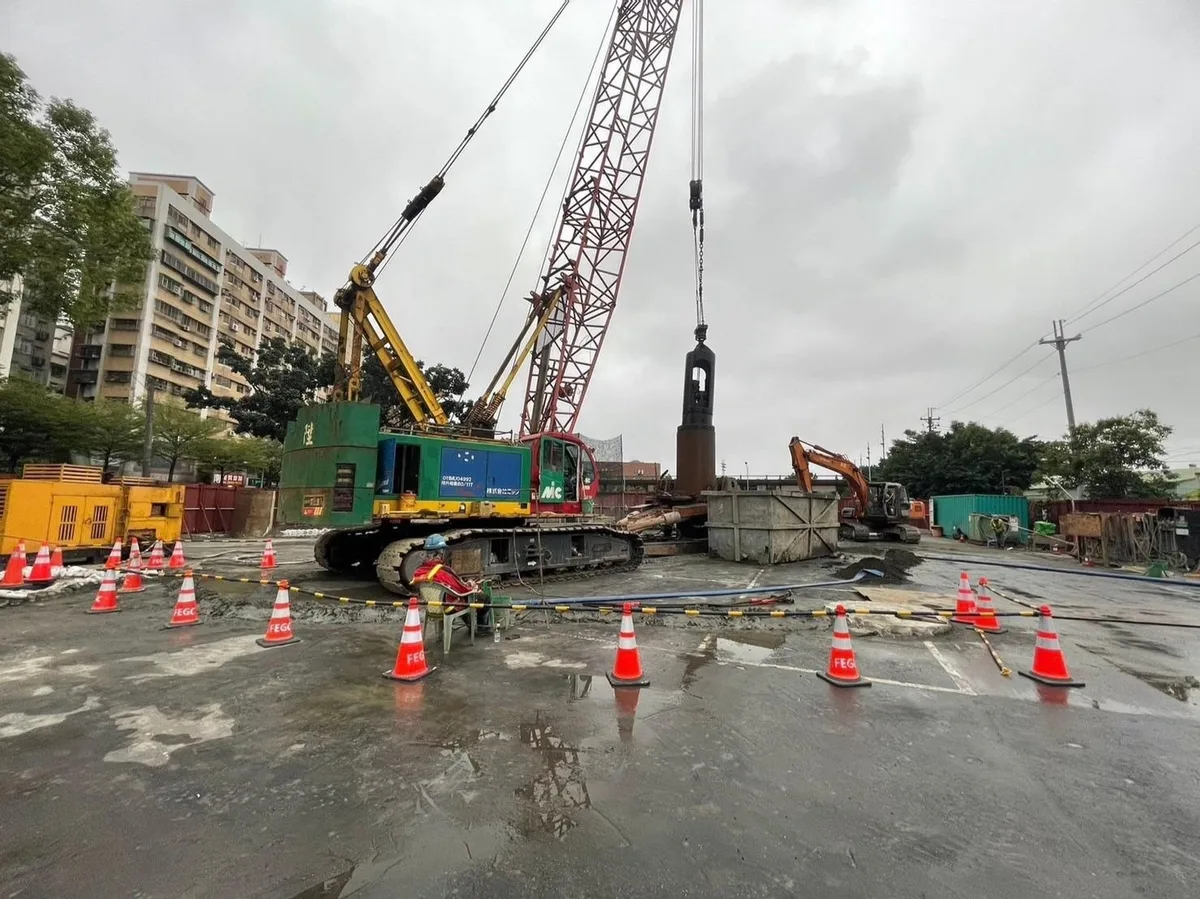 全套管基樁施工示意圖