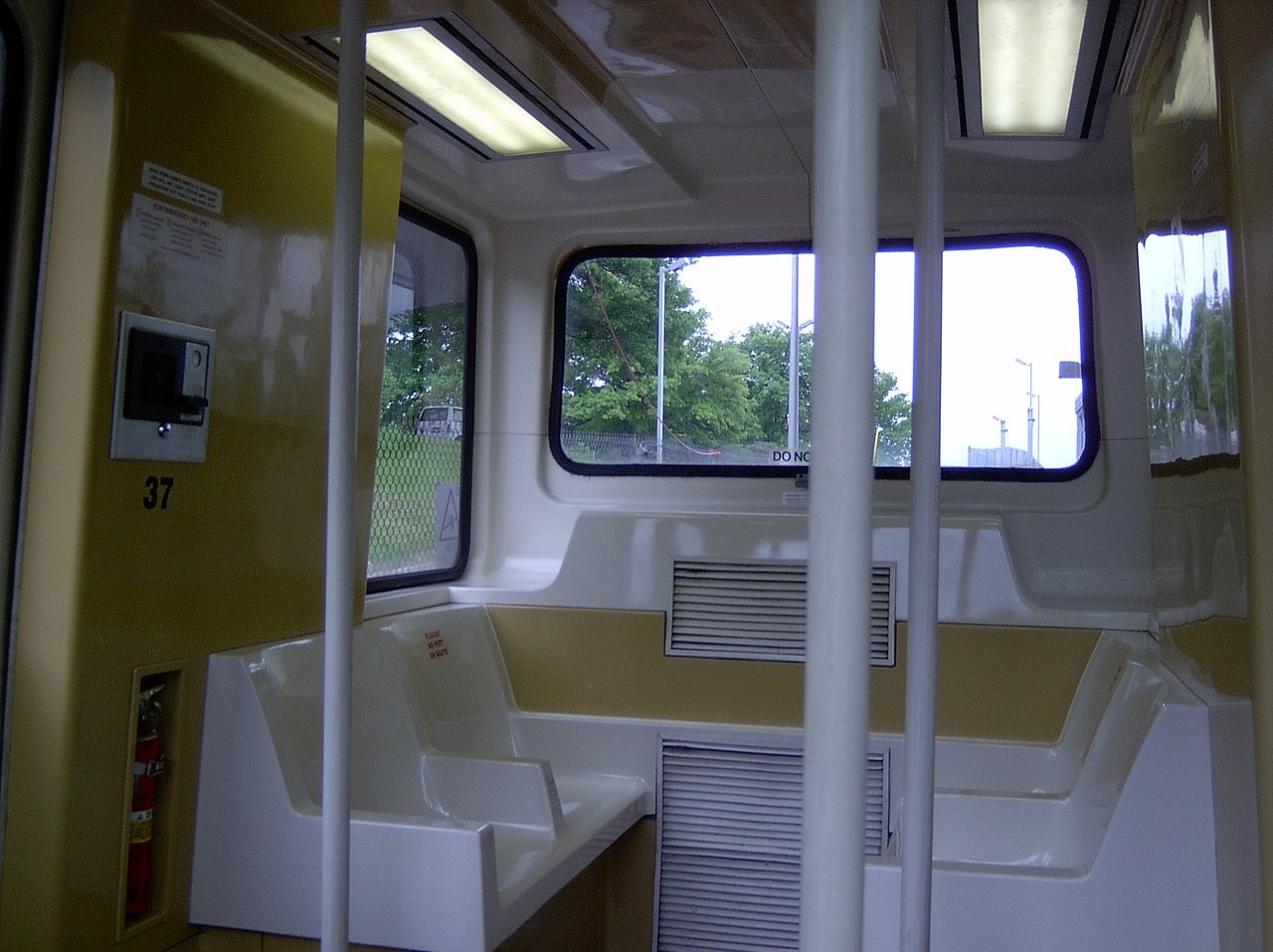 ▲Morgantown PRT車廂內部