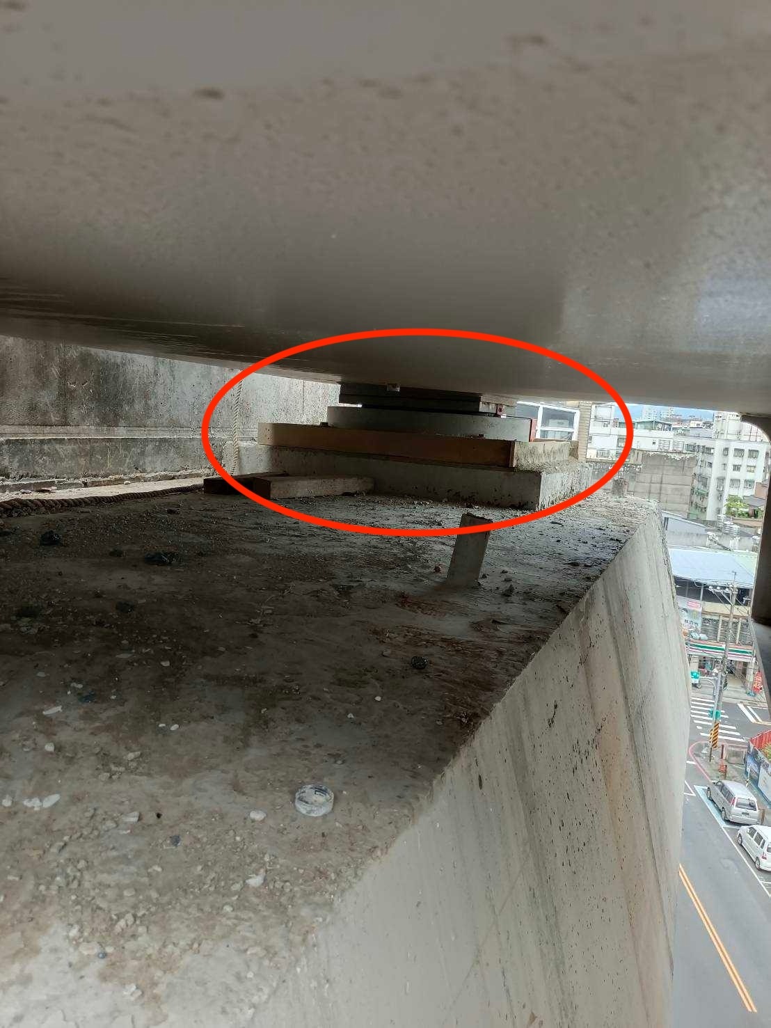 防落橋裝置(止震塊)