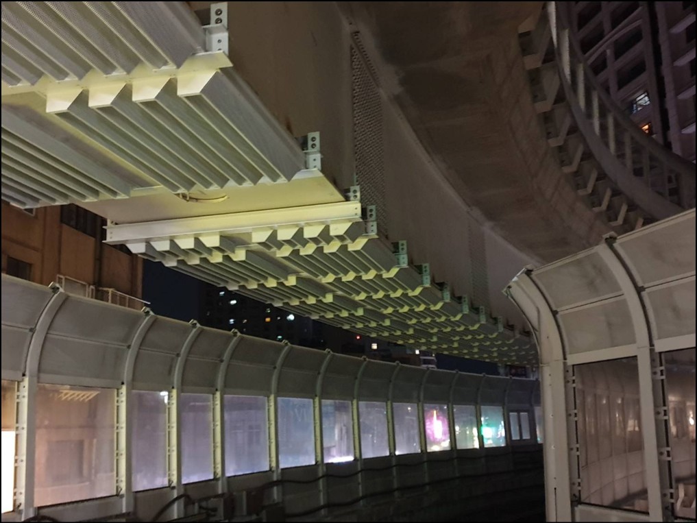 (倒N型吸音板安裝後情形，