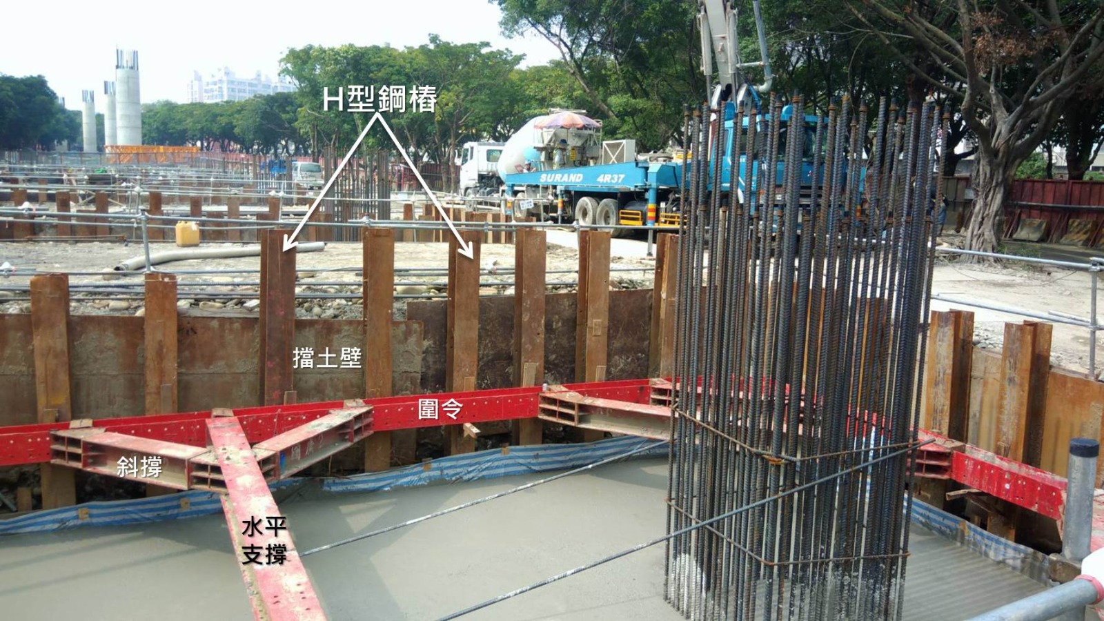 陶瓷老街站基礎施工-基礎與柱鋼筋綁紮）