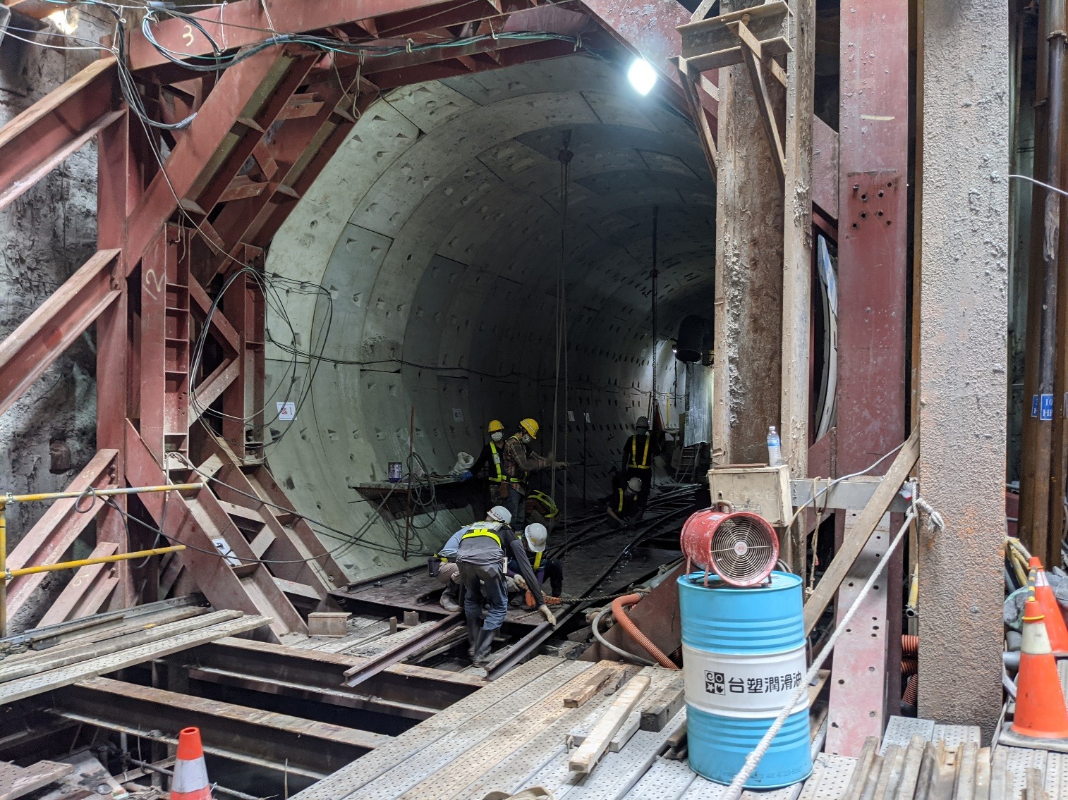 LG05站永和永平國小站潛盾隧道作業中