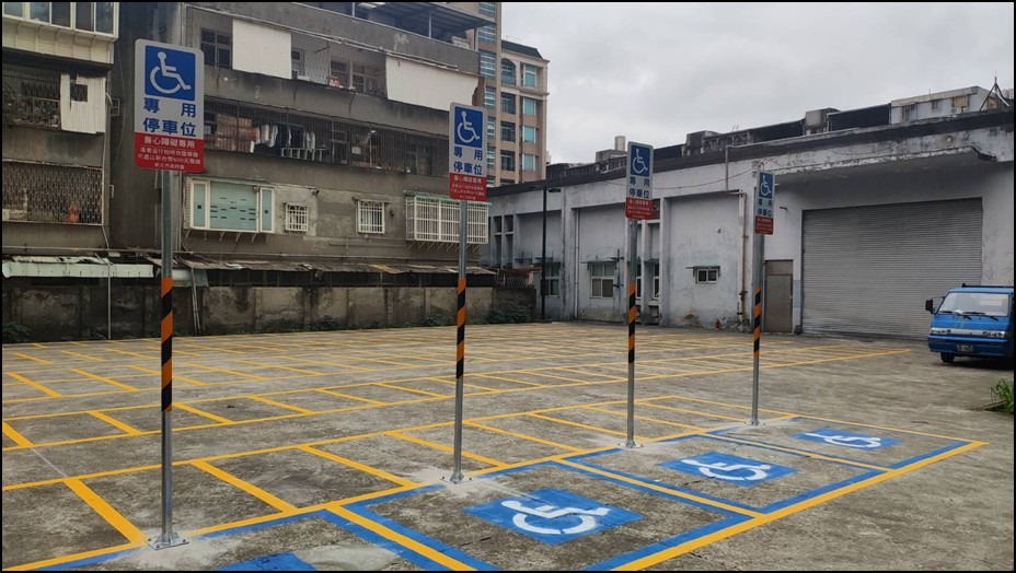 (中和區景平路機車停車場現況照片，