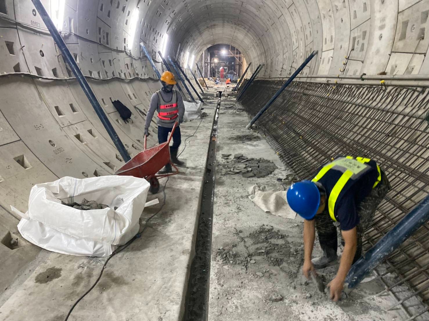 潛盾隧道內仰拱混凝土維護
