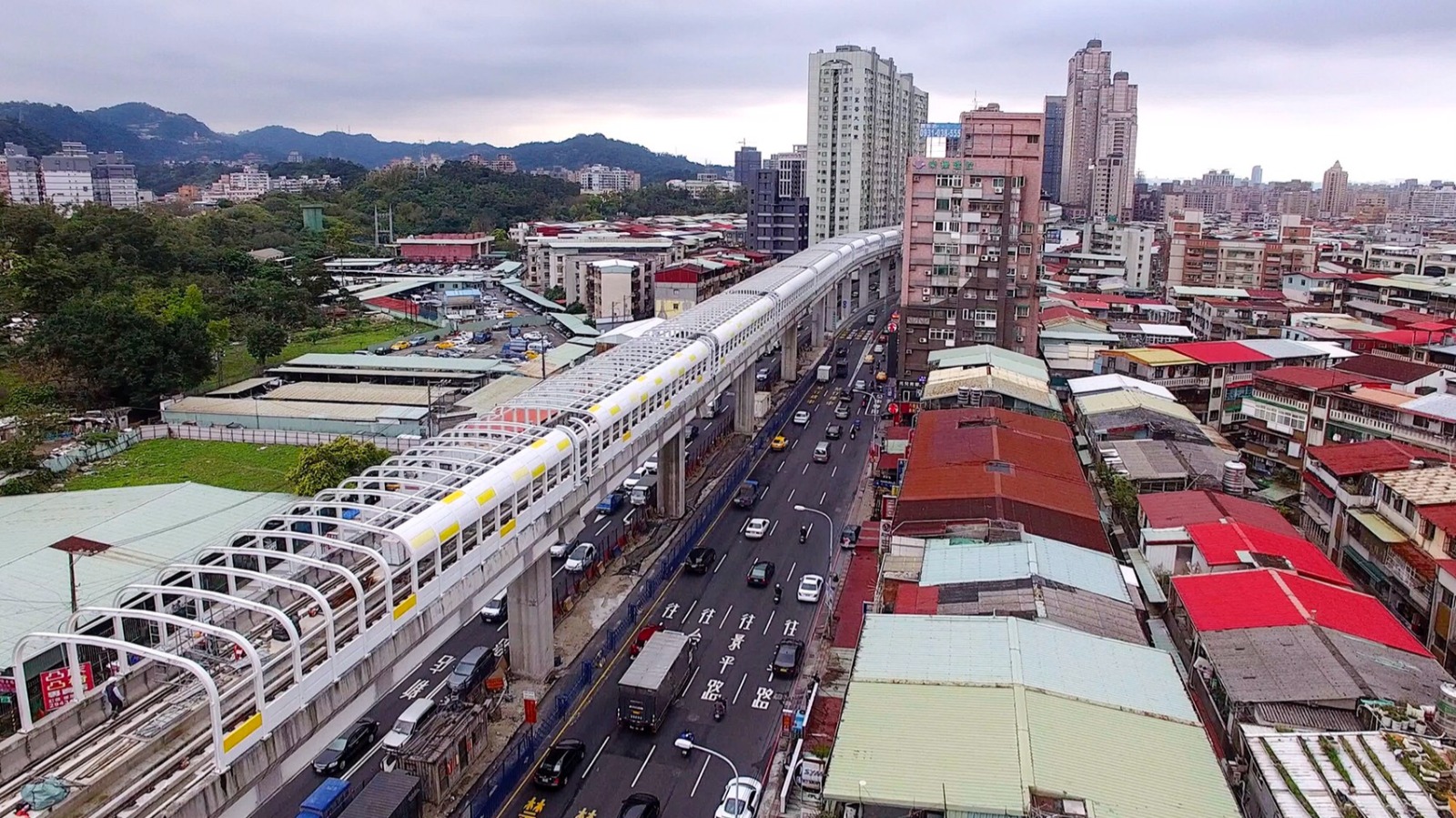 （圖說：捷運新北環狀線中和區景平路空拍圖）