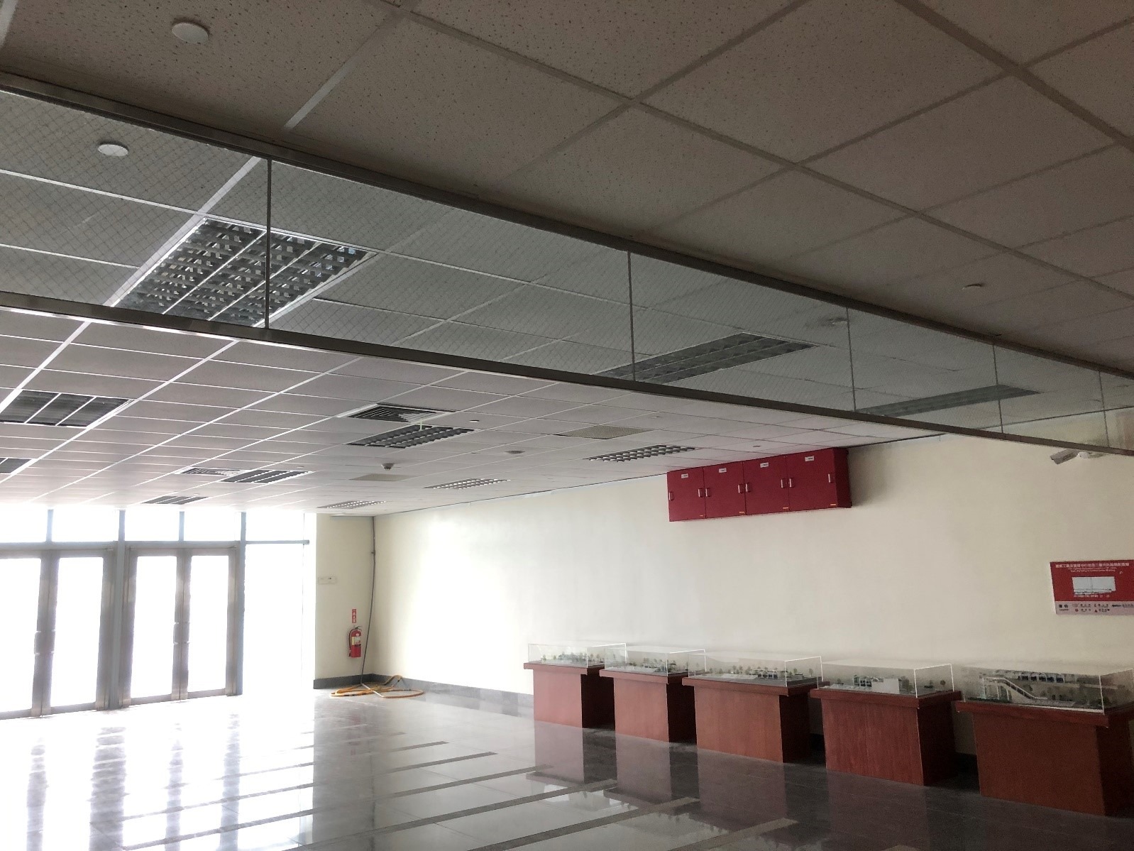 南機廠天花板上的防煙垂壁