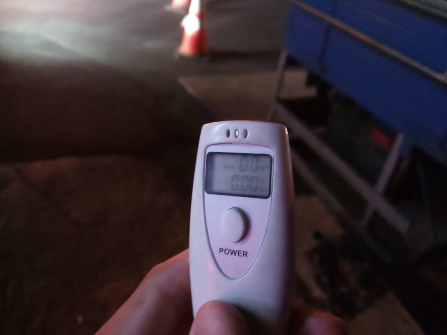 對工作人員進行酒測