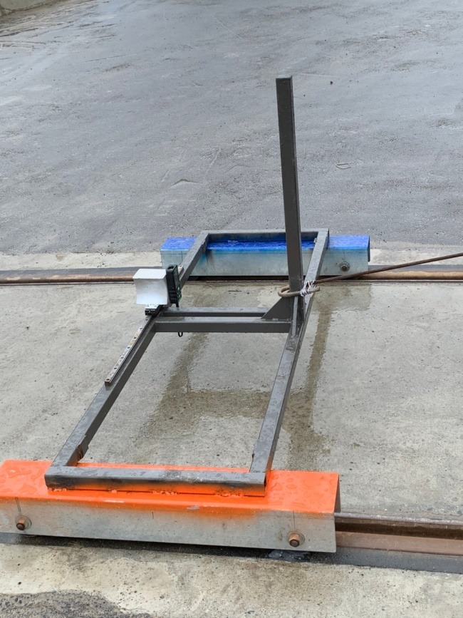 架空線高度測距機