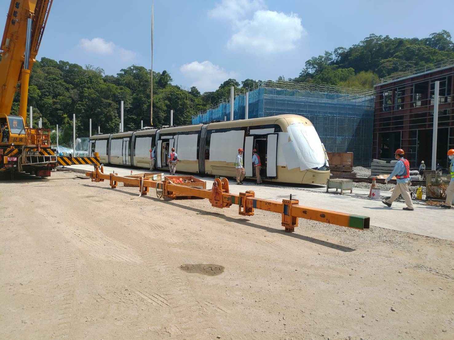 3節車廂+2節車廂機械連掛完成