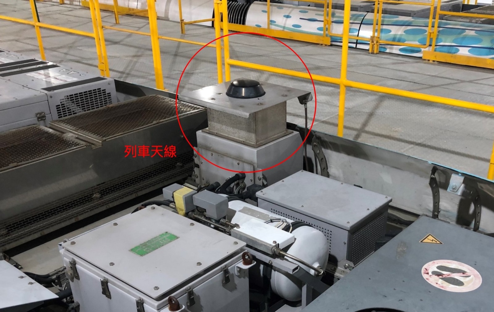 輕軌列車天線