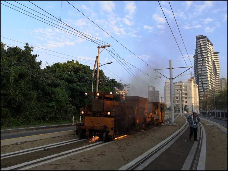 (淡海輕軌-藍海線一期磨軌車磨軌，