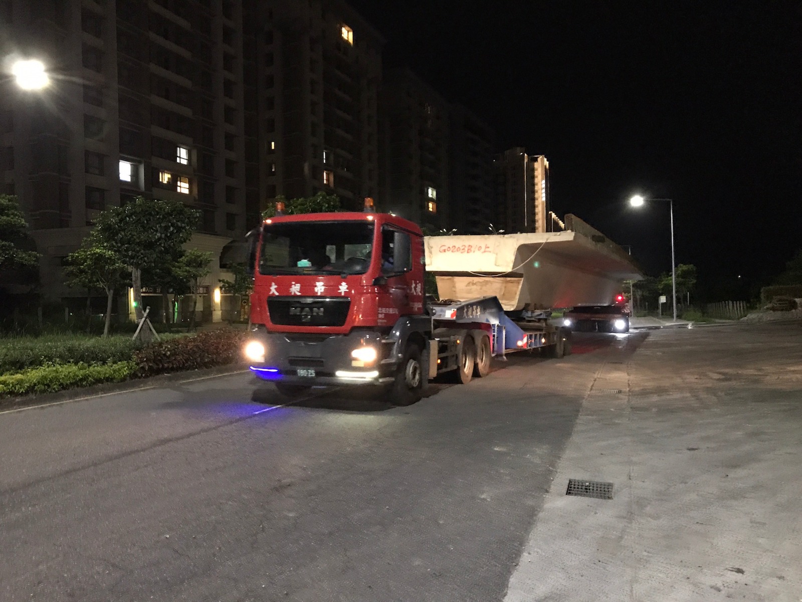 （圖說：運梁車）