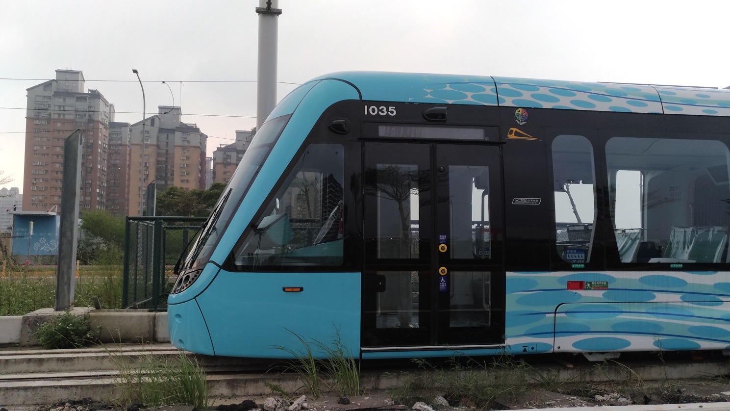 （圖說：淡海輕軌列車）