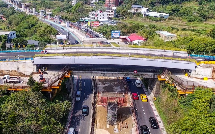 淡金路上方鄧公路的國泰橋
