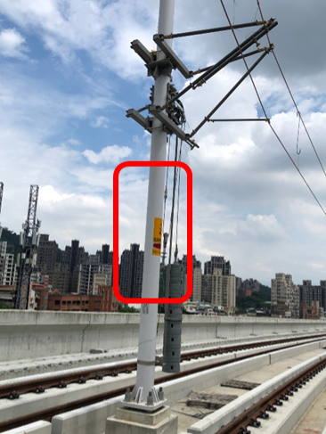 電桿張貼送電管制警告