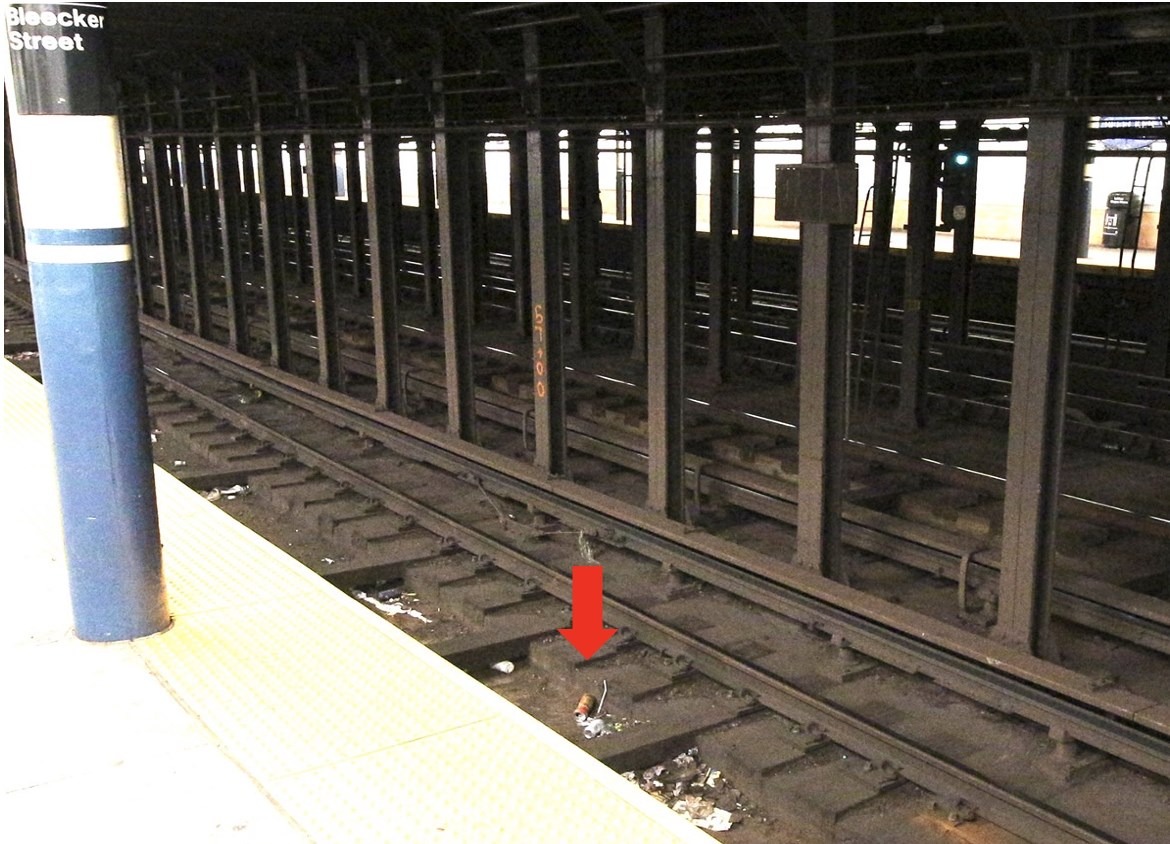 Bleecker St. station (布利克街車站)