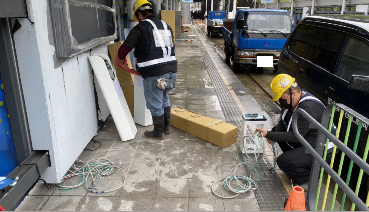 安坑輕軌候車站刷卡機安裝