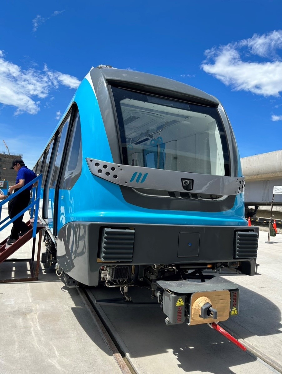 1： 三鶯線首列車展示圖