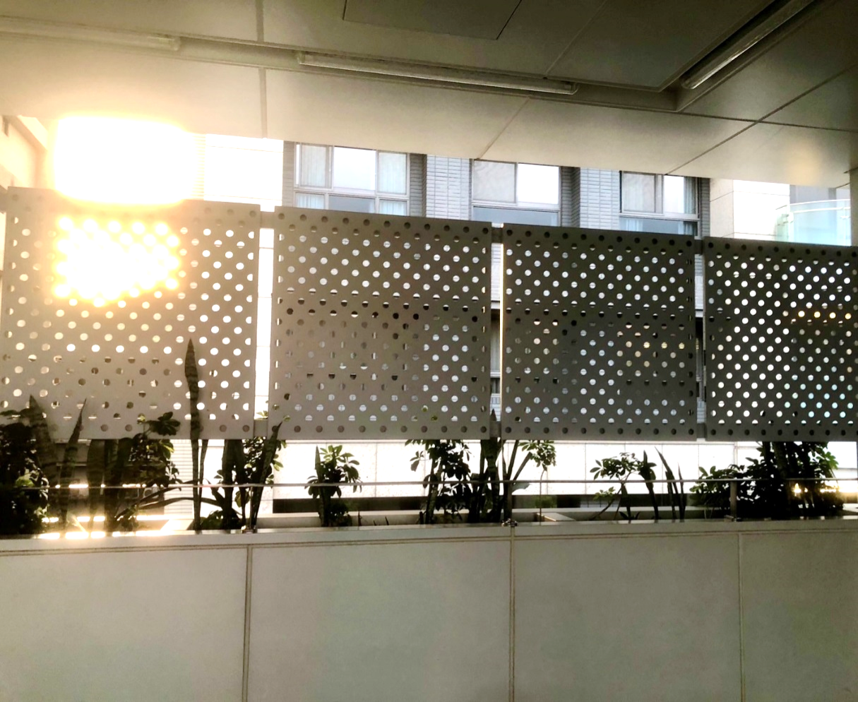 沖孔鋁遮板