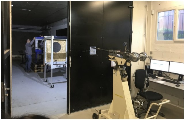 玻璃壓力衝擊負荷測試(測試地點：法國實驗室Banc National d'Epreuve)