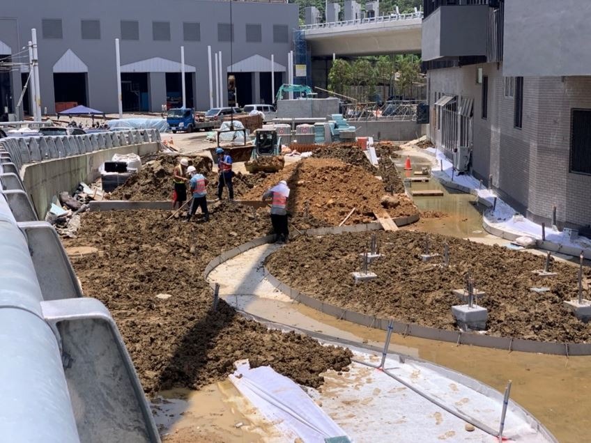 植栽前進行覆土