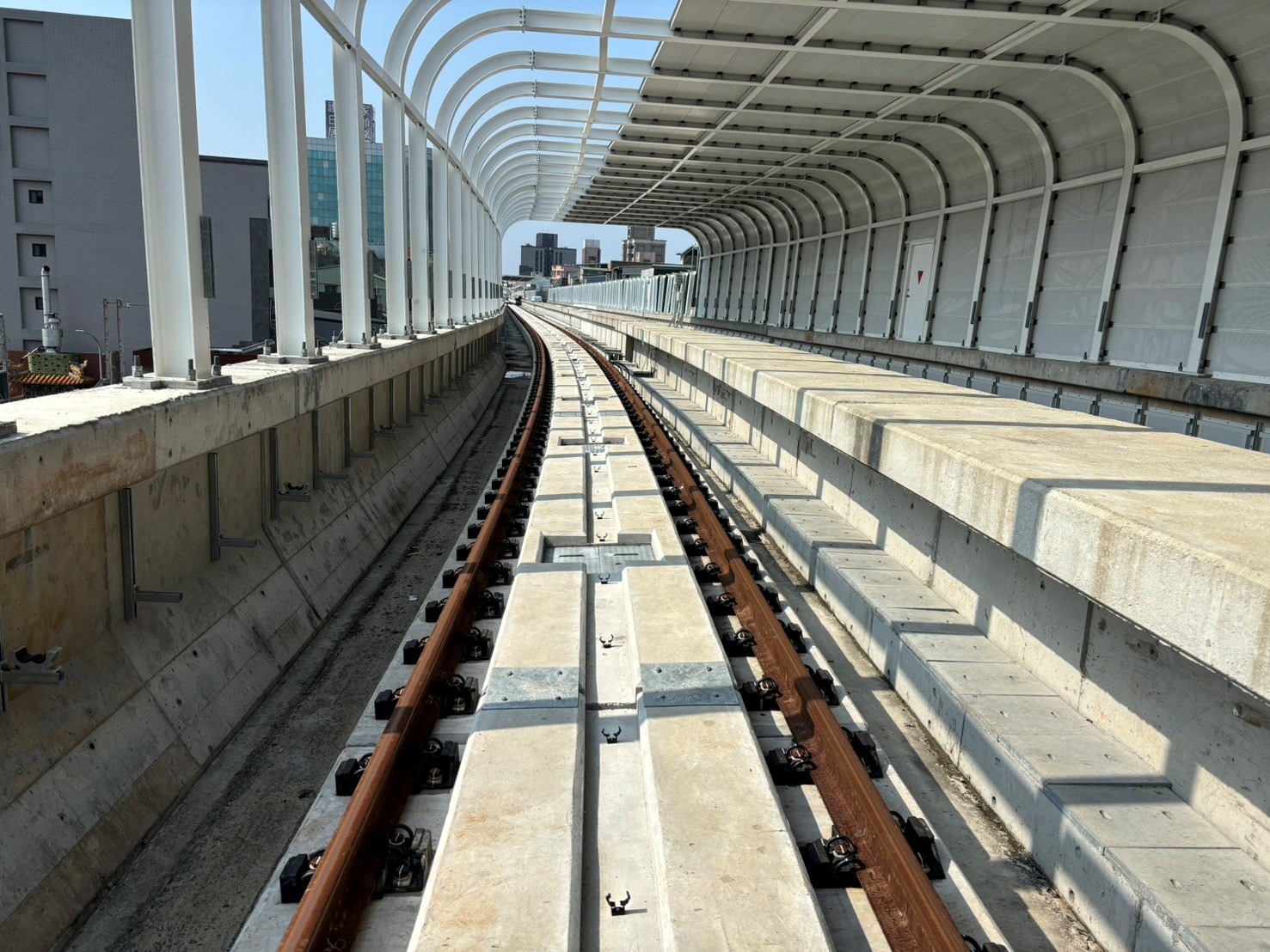 三鶯捷運浮動式道床完成照片
