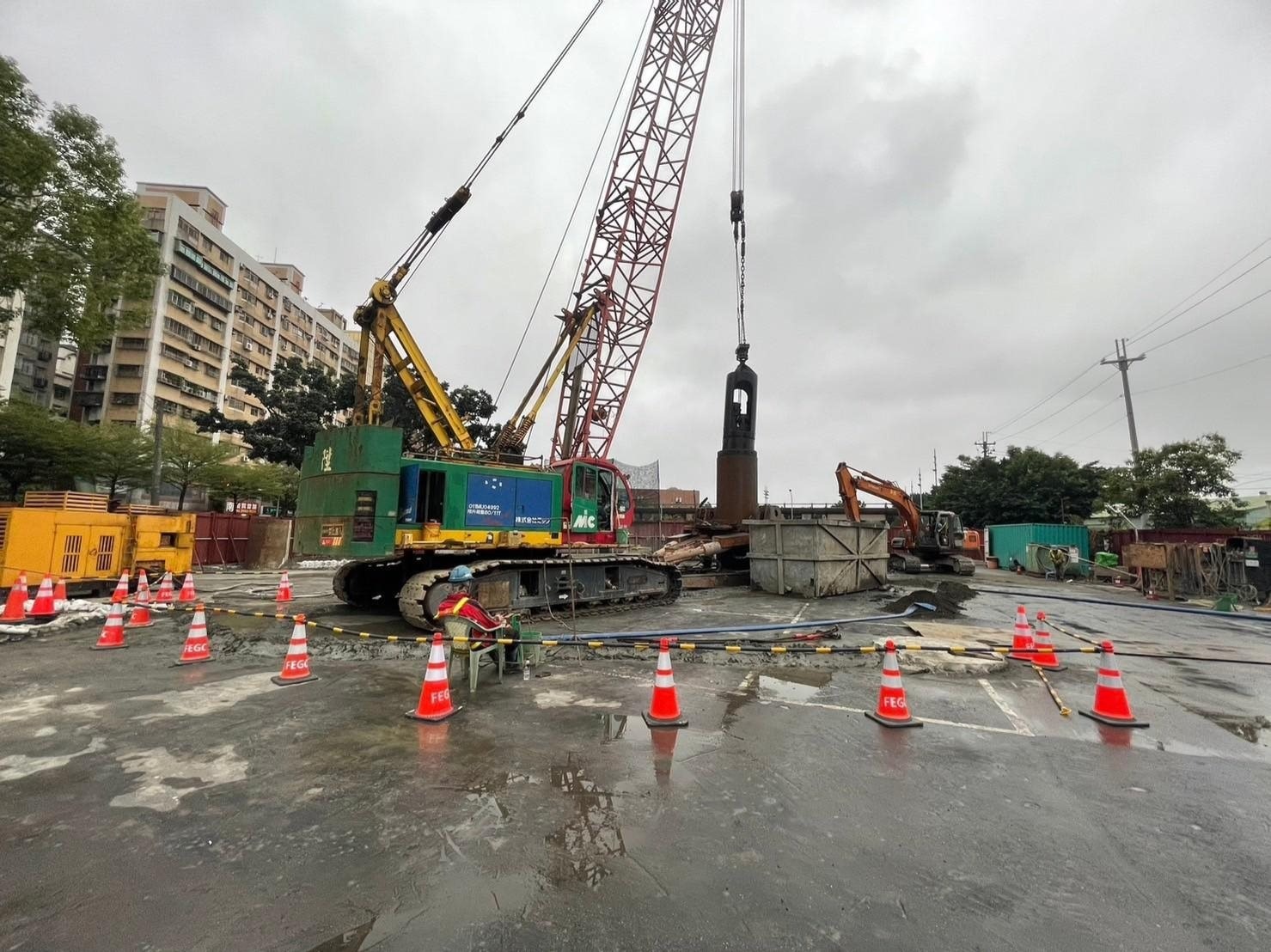全套管基樁施工示意圖