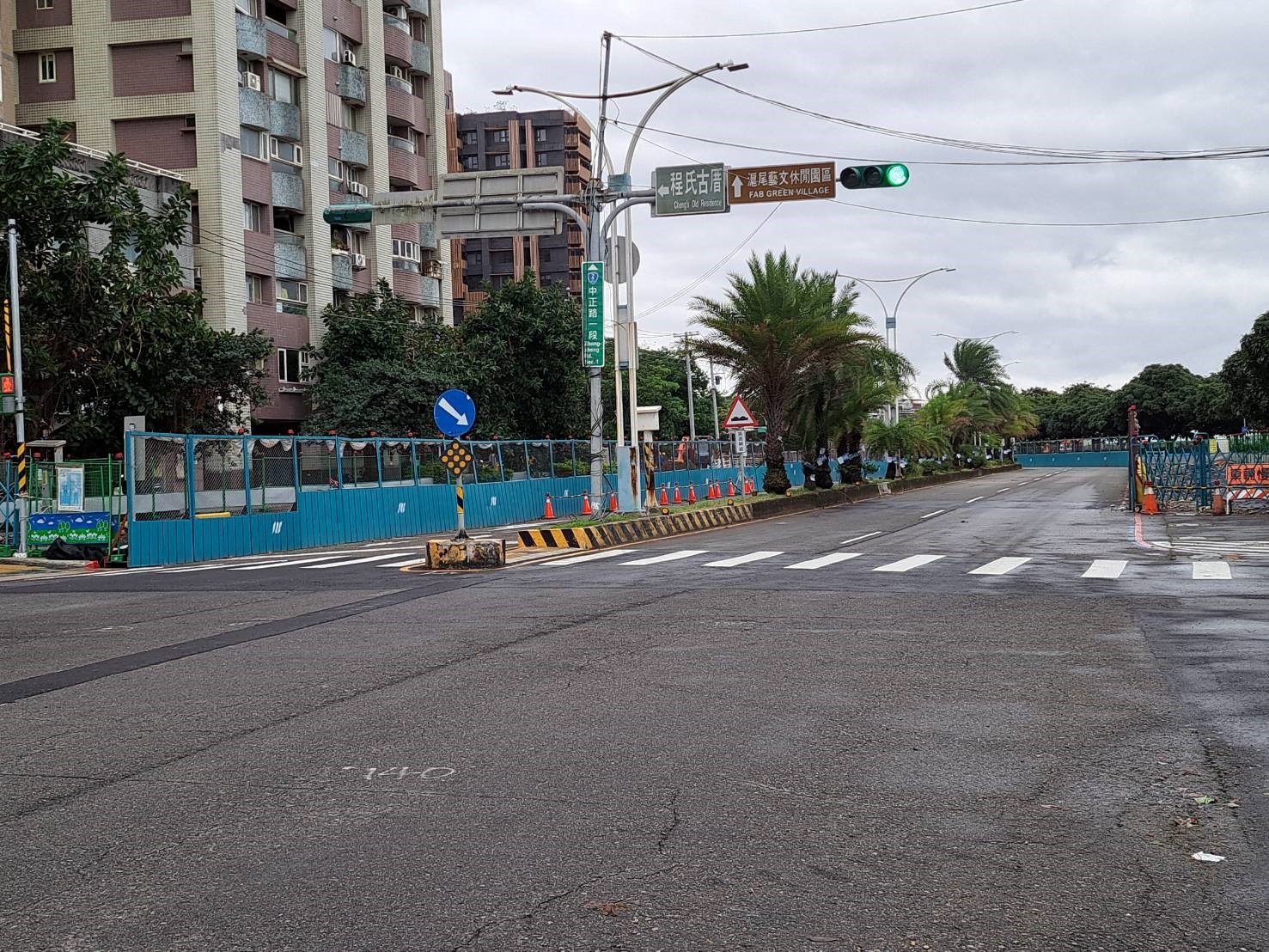 圍籬設置地點：中正路二段與沙崙路口至中正路一段87巷口(左側照片為B型圍籬)