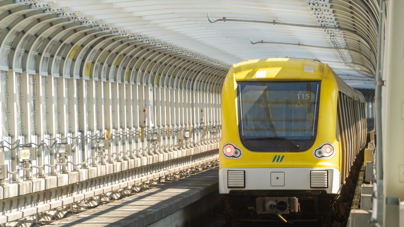 駛中環狀線列車