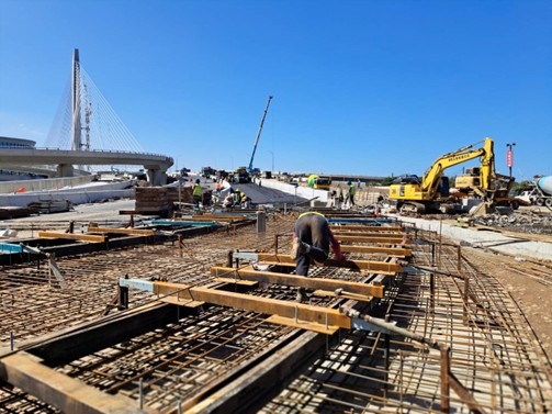 施工地點-中正路二段與沙崙路口往淡江大橋(軌道預留施工) (