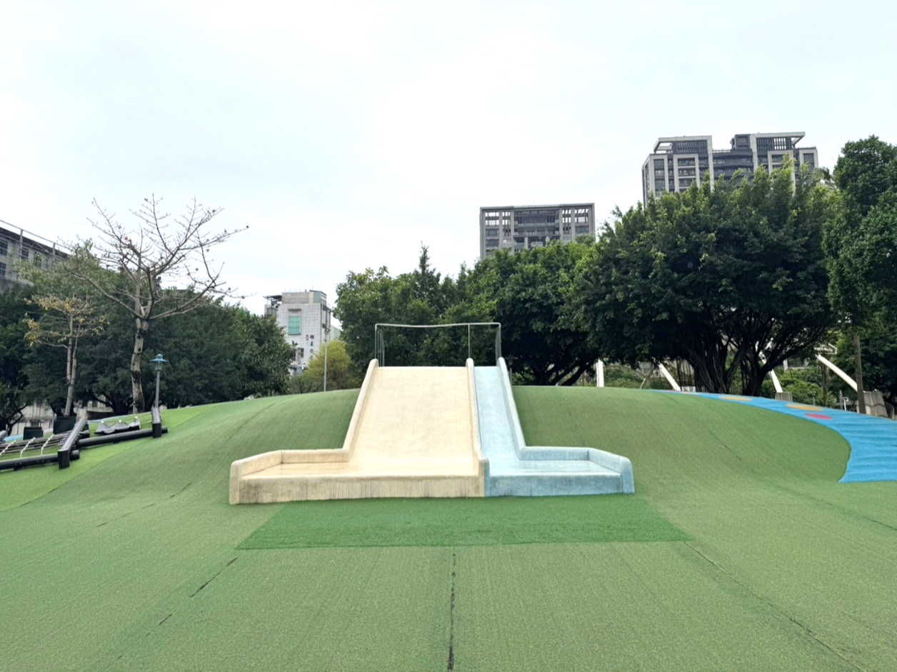 頭前運動公園-遊具設施