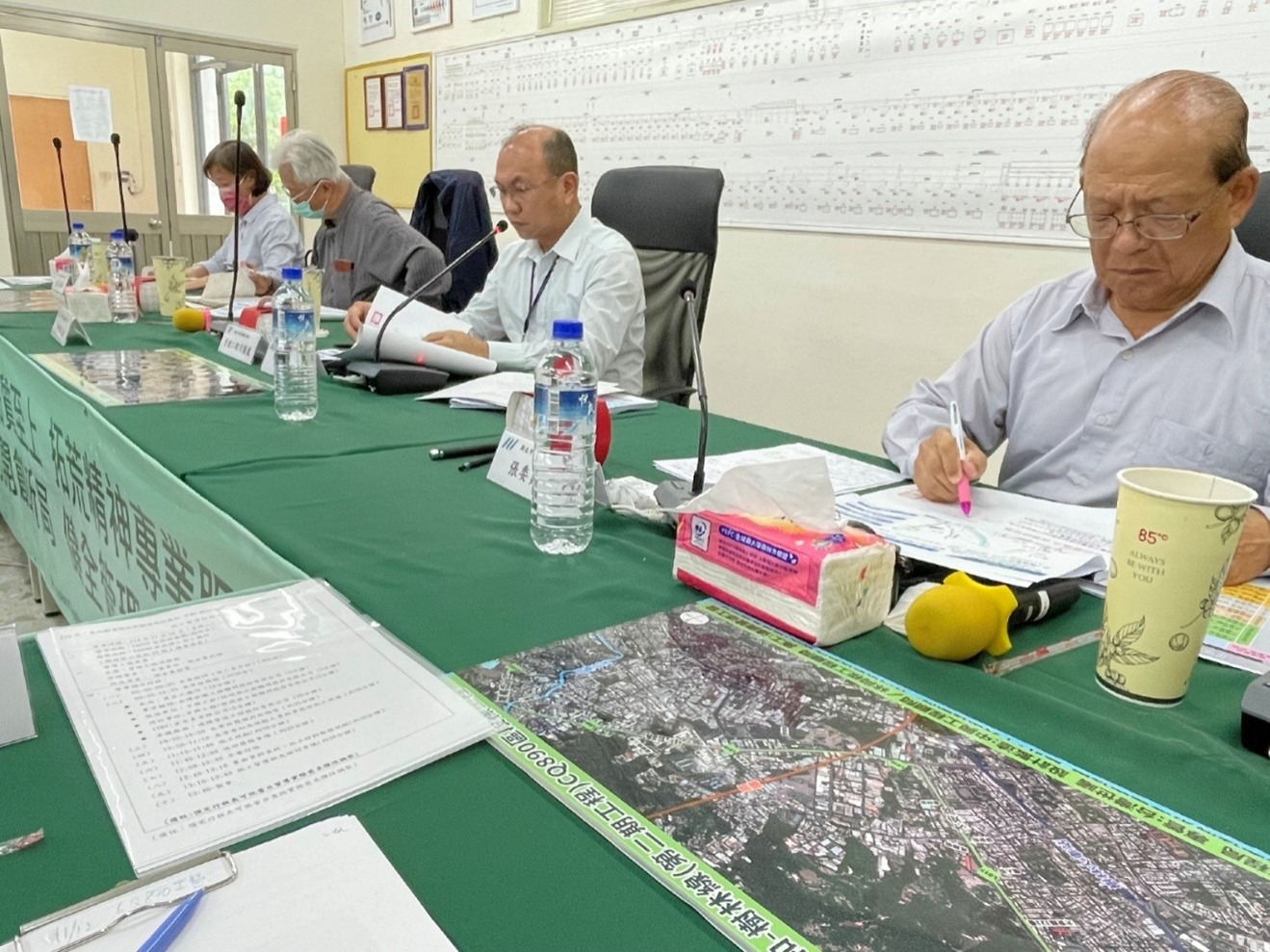 施工督導小組帶隊長官聽取簡報