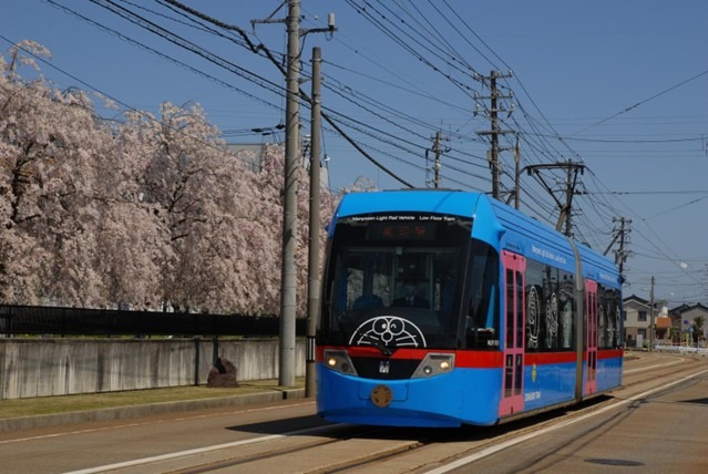 哆啦A夢路面電車